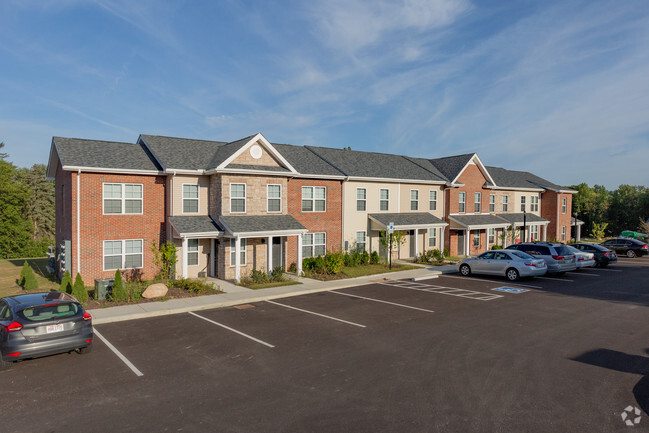 Arlington Ridge Townhomes - Apartments In Akron, Oh 