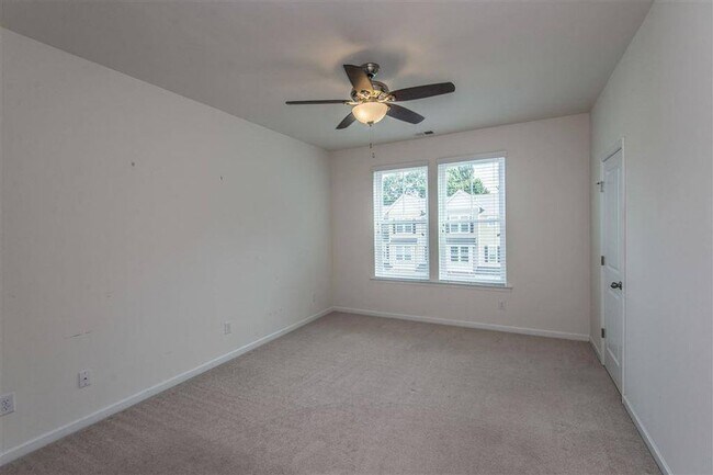 Foto del edificio - 1209 Dingle Rd