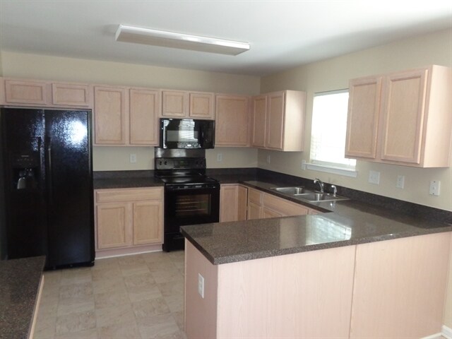 Building Photo - 4613 Cades Cove Dr