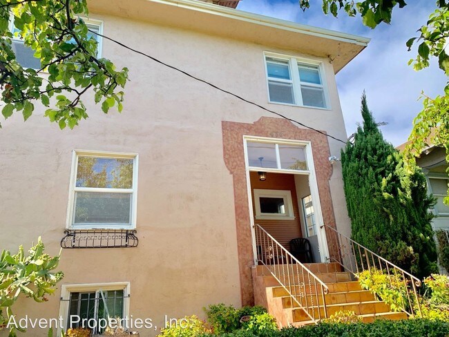 Building Photo - 558 58th St