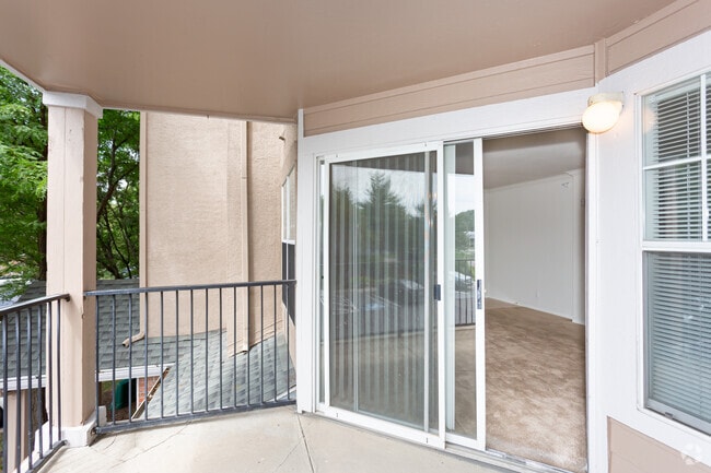 1BA, 1BR - 701 SF - The Crossings Apartments