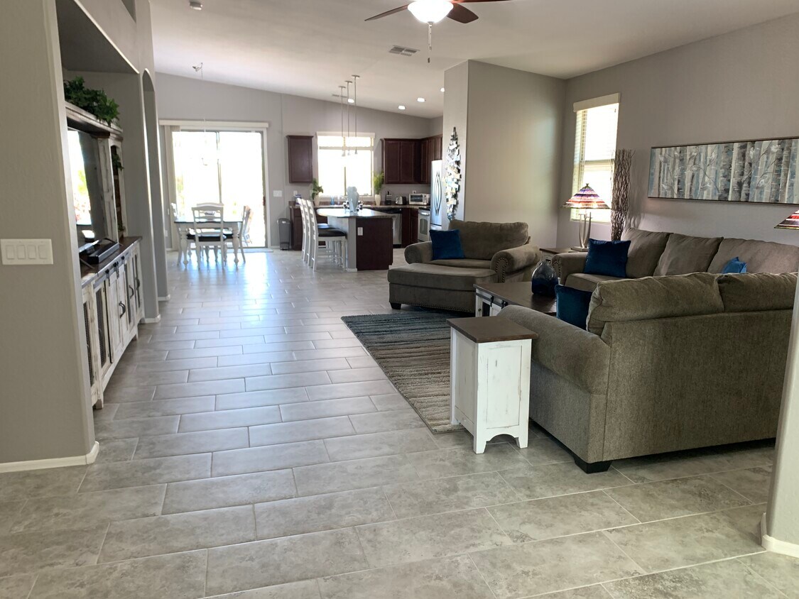 Foto principal - 12328 W Monte Lindo Ln