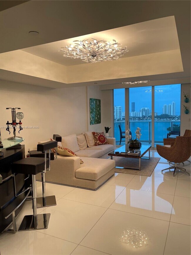 Foto del edificio - 3301 NE 183rd St