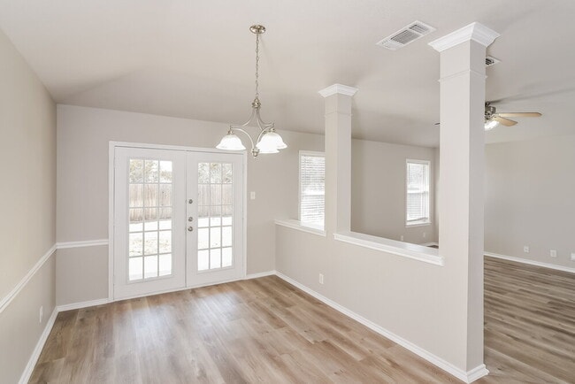 Building Photo - 2638 Montebello