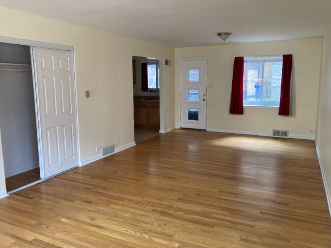 Foto del edificio - 5481 S Cornell Ave
