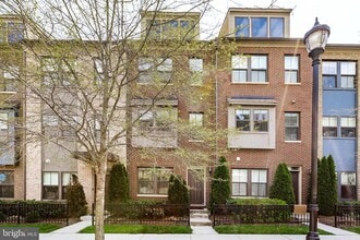 Building Photo - 6645 Rhode Island Ave