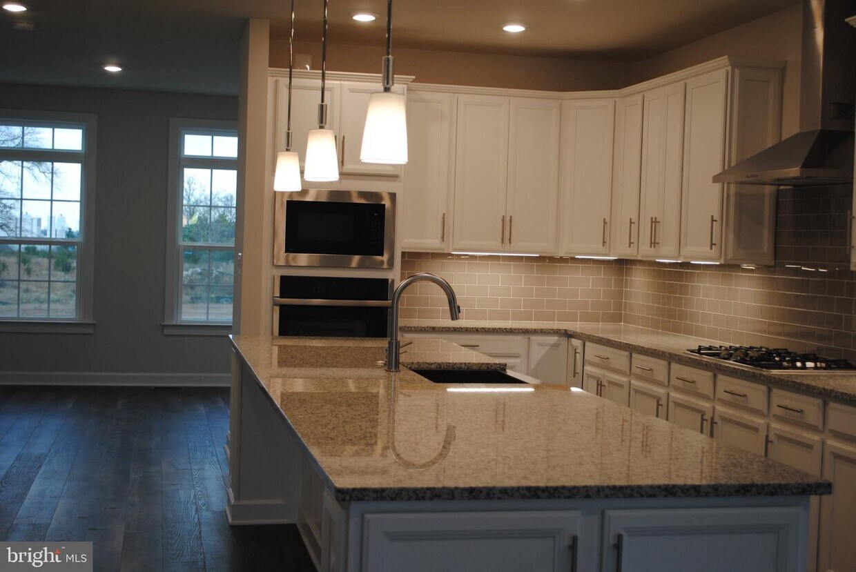 Primary Photo - 42691 Asgard Terrace