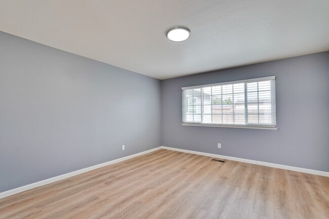 Building Photo - 1660 S Capitol Ave