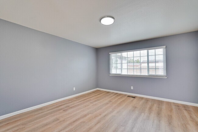 Foto del edificio - 1660 S Capitol Ave