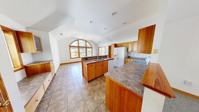 Building Photo - 237 Sir Richard E