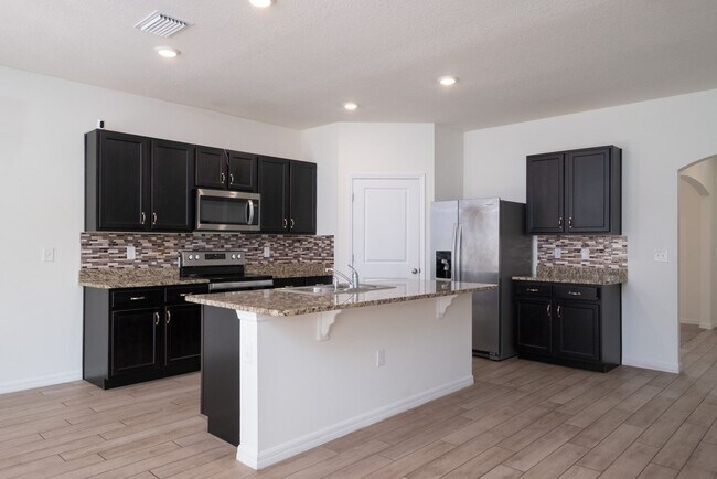 Foto del edificio - Spacious 5BR House in Gainesville