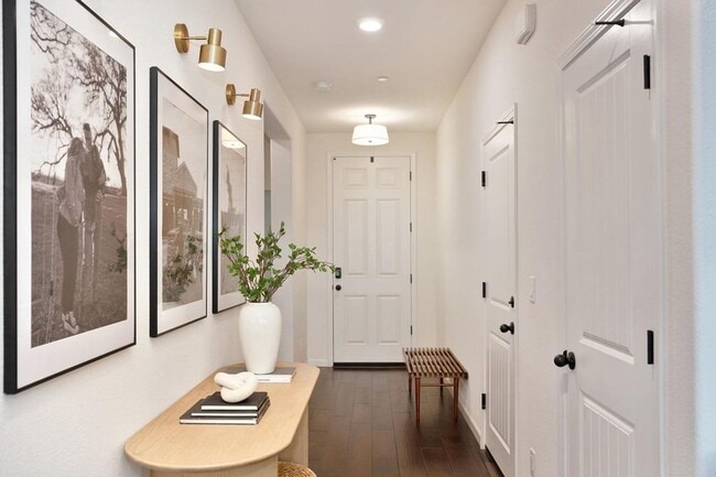 Foto del edificio - 3 Bedroom Home in Whitney Ranch