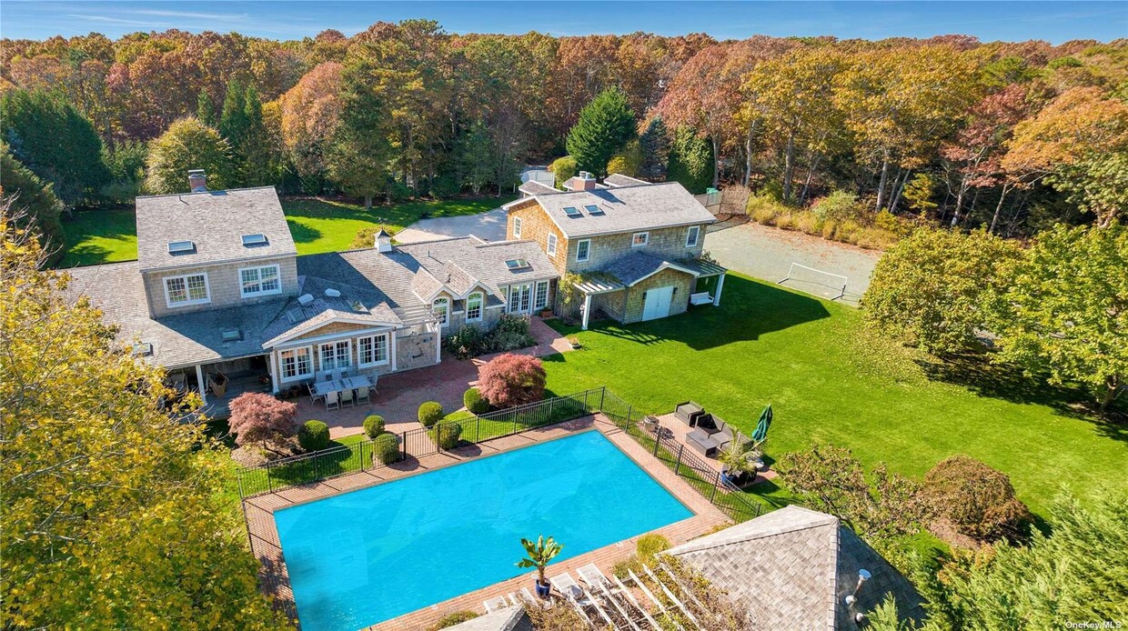 Foto principal - 68 Quogue Riverhead Rd