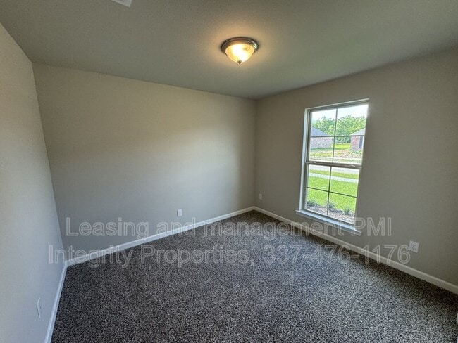 Building Photo - 119 Hill View Drive