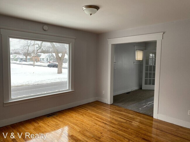 Building Photo - 3 br, 1.5 bath House - 127 Beechwood Ave