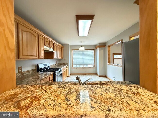 Building Photo - 208 Rugby Rd