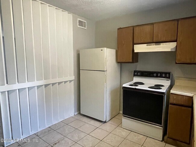 Building Photo - 5120 Westchase Ct