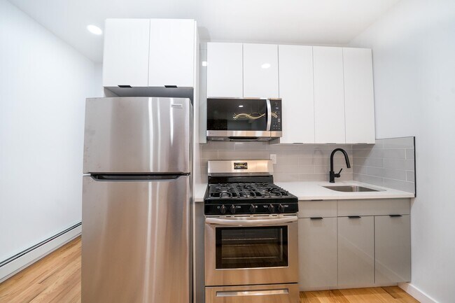 Foto del edificio - 623 Bramhall Ave