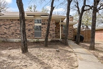 Building Photo - 2408 Miguel Ln