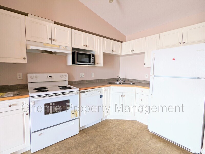 Photo principale - 12550-12140 140 Ave NW