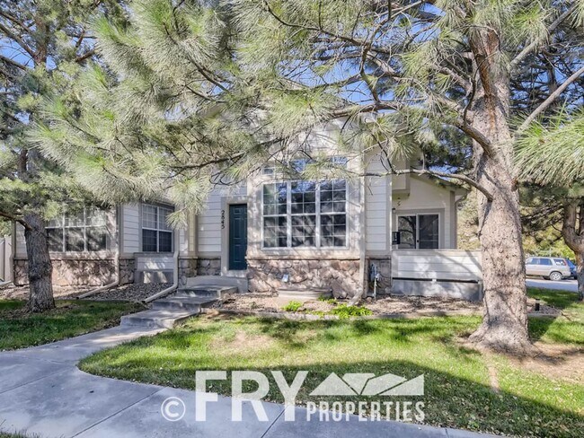 Foto del edificio - Spacious Townhome in Quiet Community
