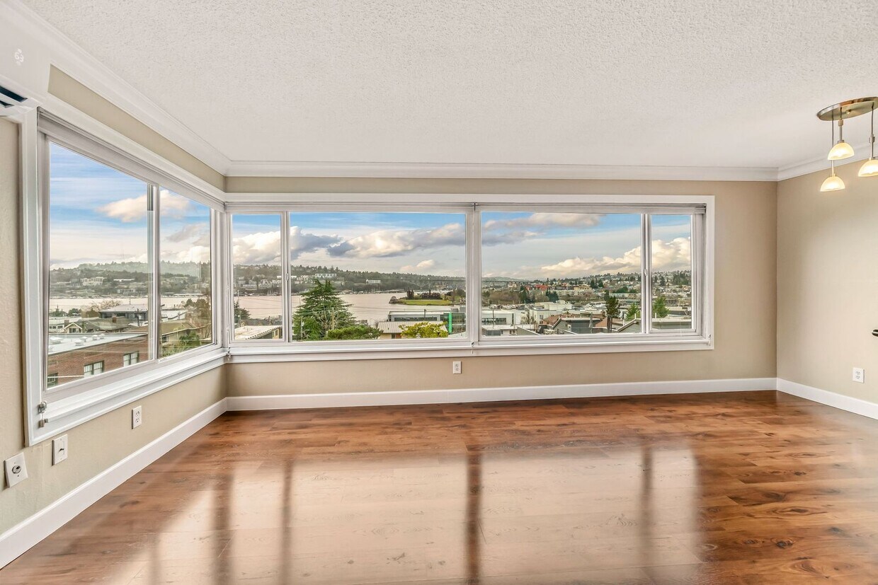 Primary Photo - 1 Bedroom Eastlake Condo with parking and ...