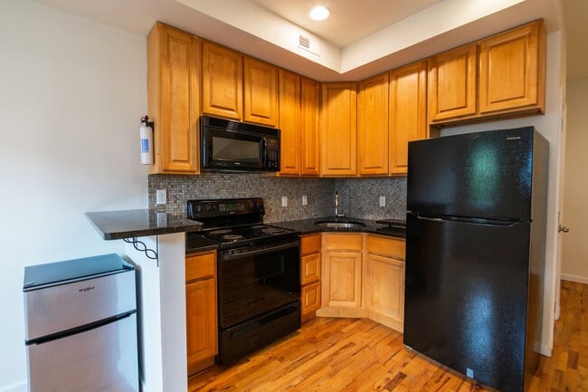 Foto del edificio - 330 N Preston St