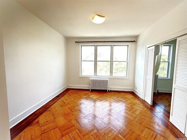 Foto del edificio - 20-59-59 45th St
