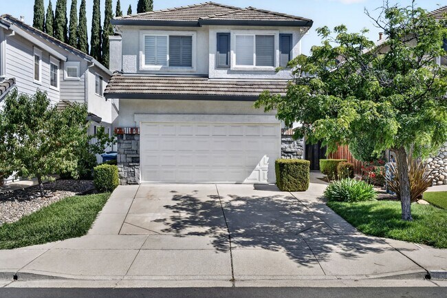 Foto del edificio - Renovated Court Location Beauty – Spacious 4BD Home Near Pleasant Hill!