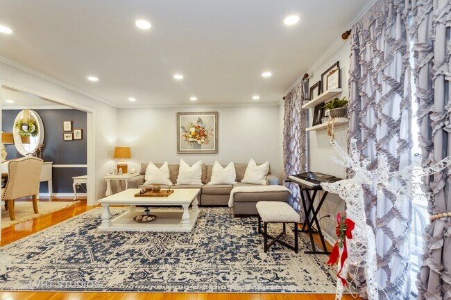 Building Photo - 624 Arlington Ave