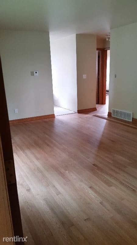 Building Photo - 3 br, 1.5 bath Apartment - 1280 N 116th St