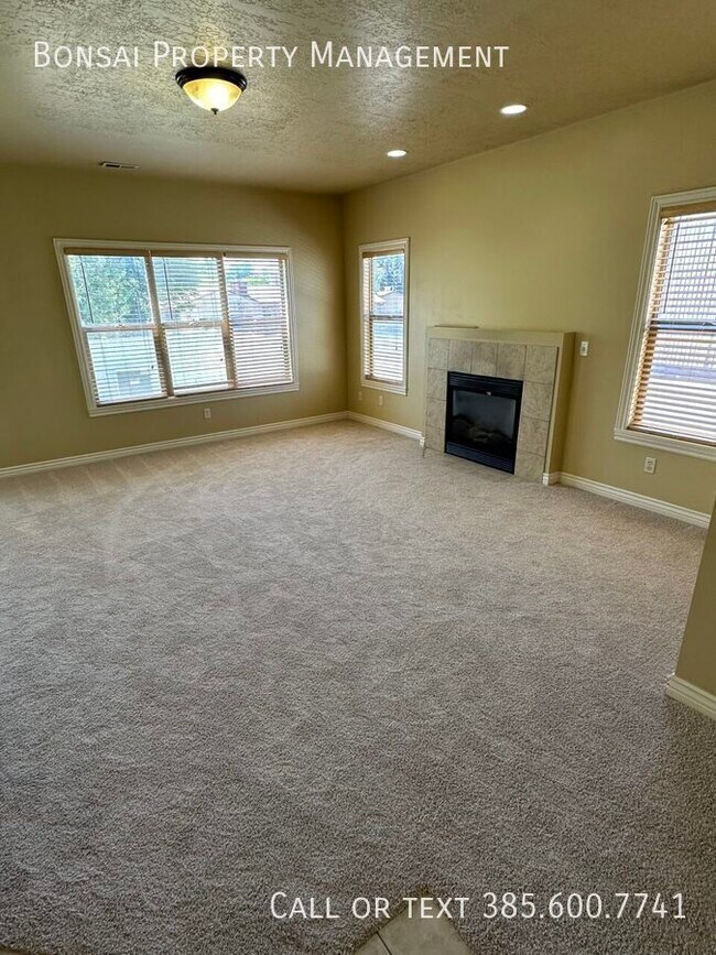 Building Photo - 7122 S 420 E