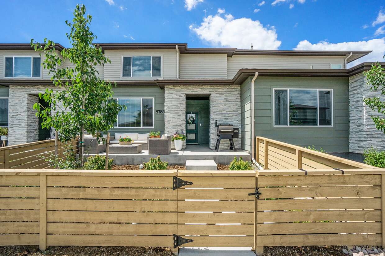 Primary Photo - 5783 Champlain Dr