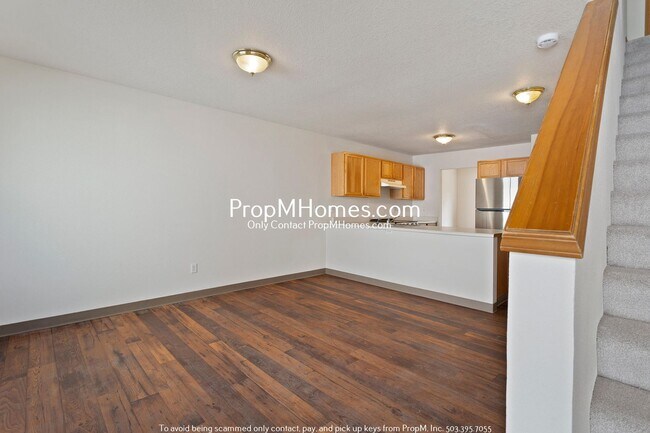Building Photo - Updated 2 Bedroom Duplex in SE! Brand New ...