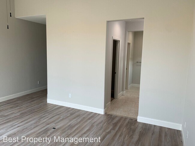 Building Photo - 3 br, 2 bath House - 755 Waterville Dr