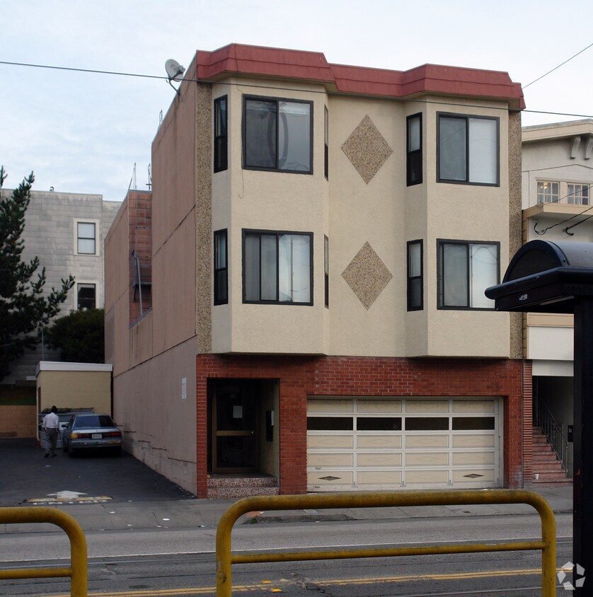 Building Photo - 1144 Taraval St