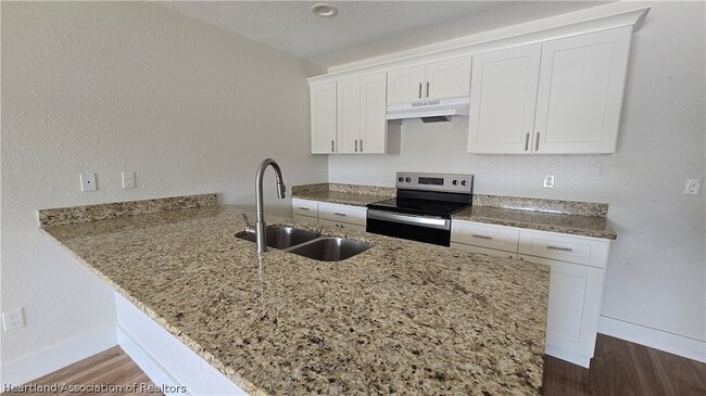 Foto del edificio - 6303 Candler Terrace