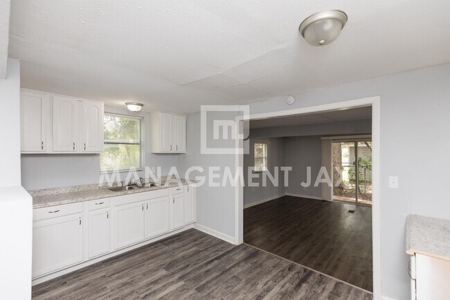 Foto del edificio - 2332 Bradford St