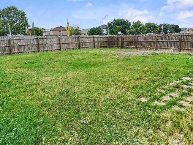 Building Photo - 6719 Flatstone Pass