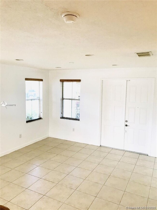 Building Photo - 220 SW 87th Ct