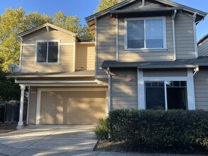 Building Photo - 163 Lasso Ln