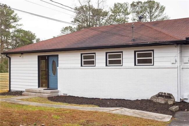 Foto del edificio - 5022 Fairmont Rd SE