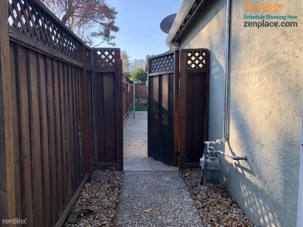 Building Photo - 2224 S Grand Ave