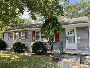 Building Photo - 112 Shamrock Dr