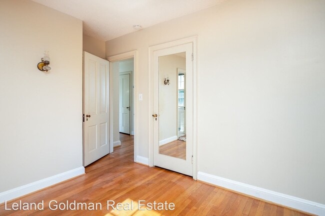 Building Photo - 3 br, 2.5 bath House - 216 Cavalier Drive