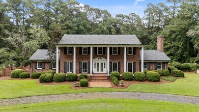 Building Photo - 221 Magnolia Ln