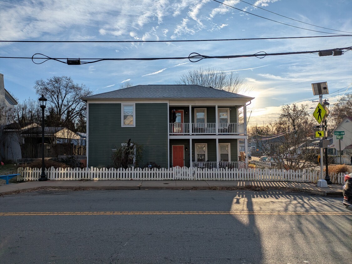 Foto del edificio - 300 10th St NW