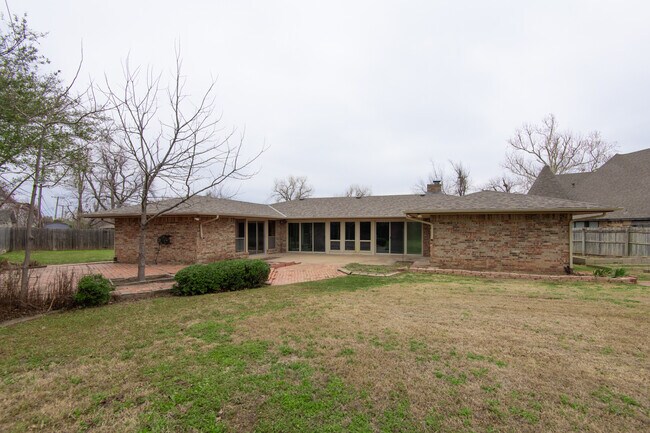 Building Photo - 2424 NW 113th St