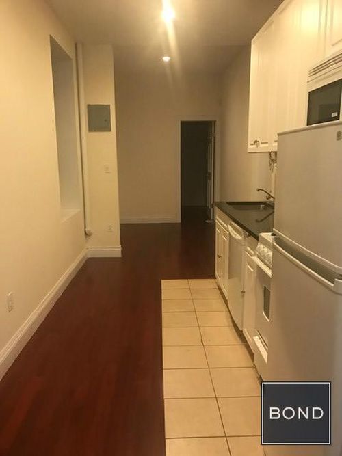 Foto del edificio - 256 E 10th St
