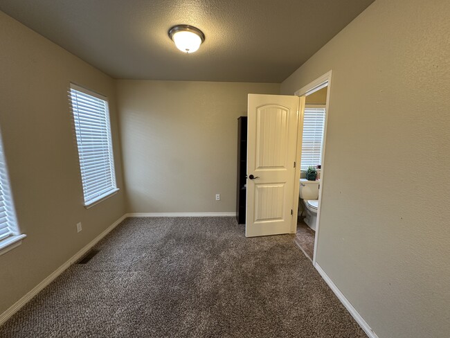 Building Photo - 6206 Wild Turkey Dr